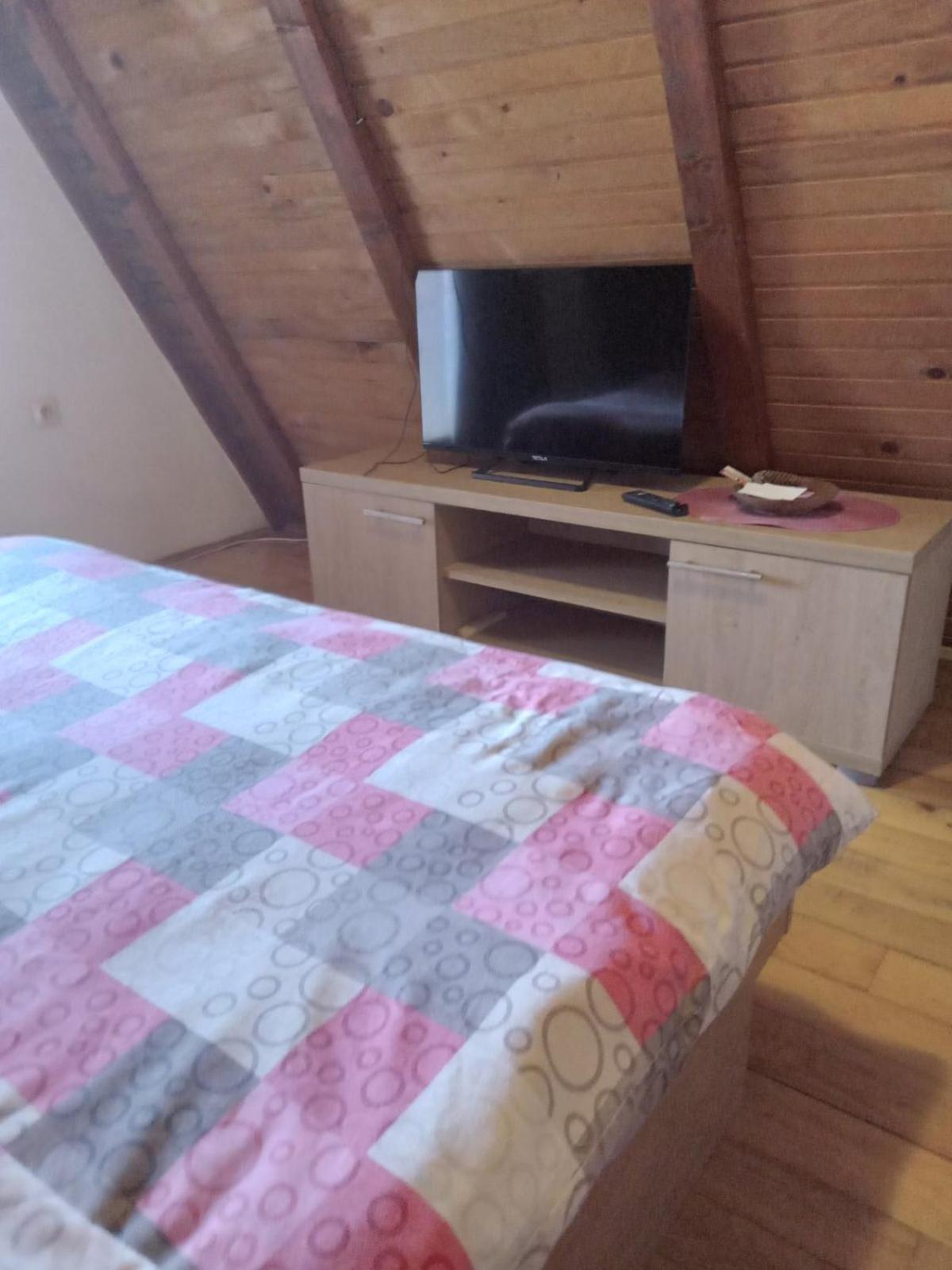 Planinska Kuca Dusan Mitrovac Esterno foto